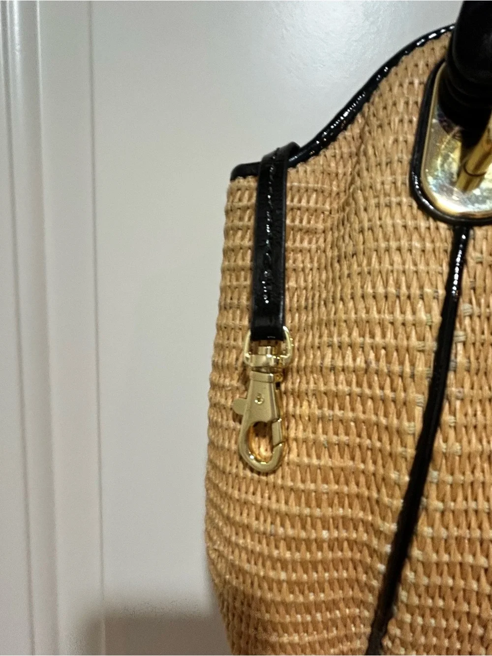 Michael Kors Straw Shoulder Purse in Tan with Black Chain handles. Nice